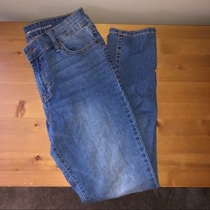 Old Navy Cropped Jeans